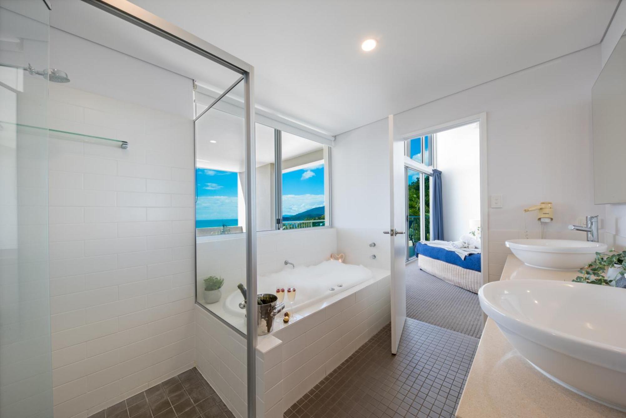 Sea Forever On Azure Seas - Airlie Beach Bagian luar foto
